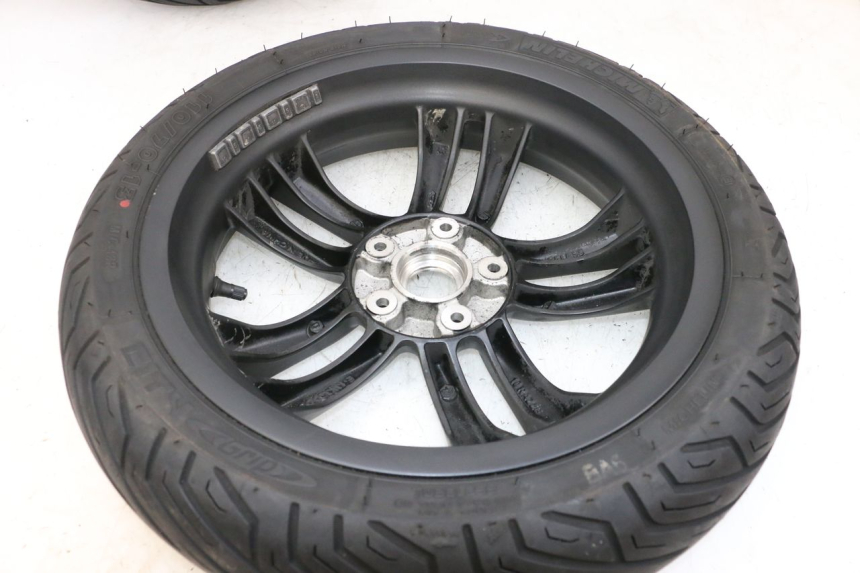 photo de SET VELG PIAGGIO MP3 HPE 300 (2019 - 2026) - Bevestigingspunten