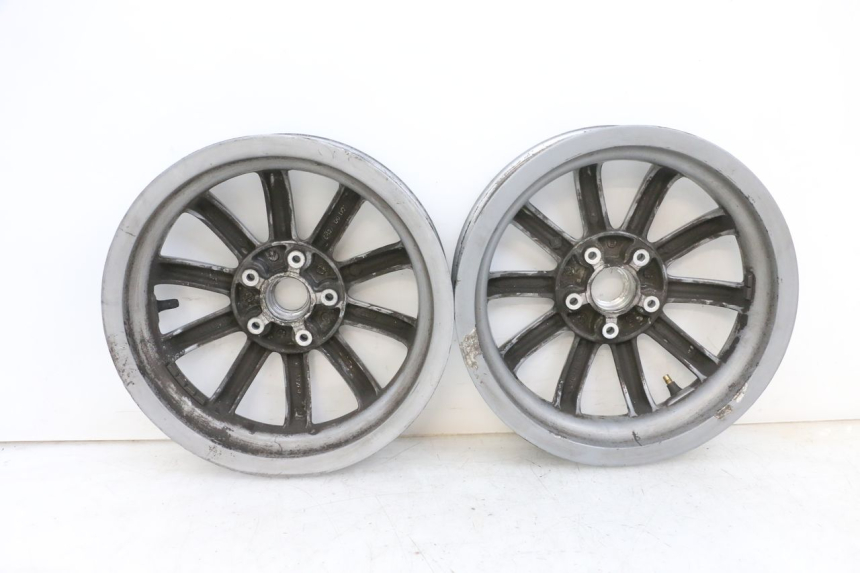 photo de SET VELGEN PIAGGIO MP3 RL 250 (2006 - 2010) - Focus op structuur