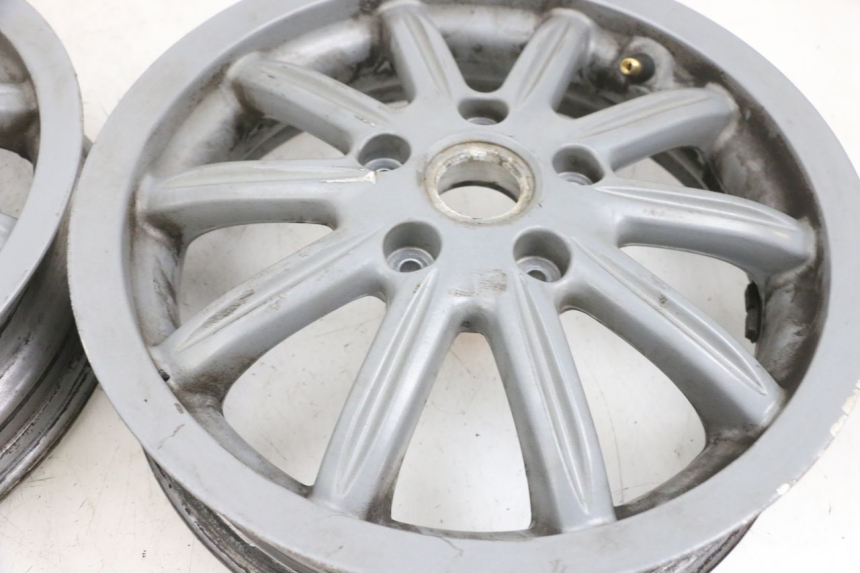 photo de SET VELGEN PIAGGIO MP3 RL 250 (2006 - 2010) - Technische close-up