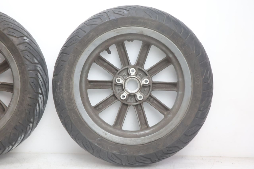 photo de SET VELG PIAGGIO MP3 125 (2006 - 2014) - Alternatieve hoek