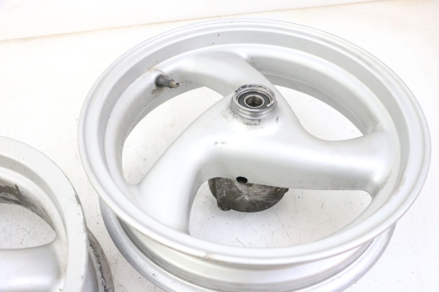 photo de SET VELG PEUGEOT ELYSTAR 50 (2002 - 2014) - Bevestigingspunten