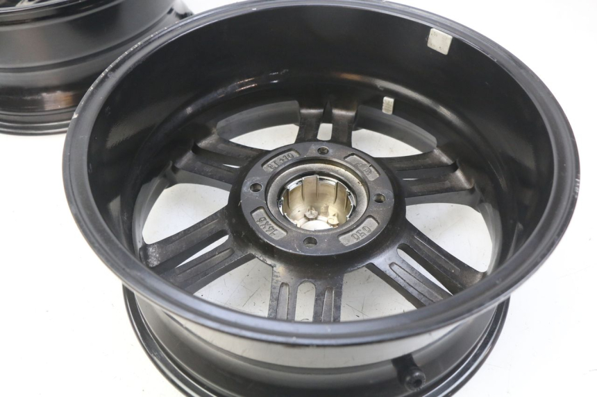 photo de SET VELG SPY RACING F3 350 (2015 - 2022) - Zoom op gebruiksstaat