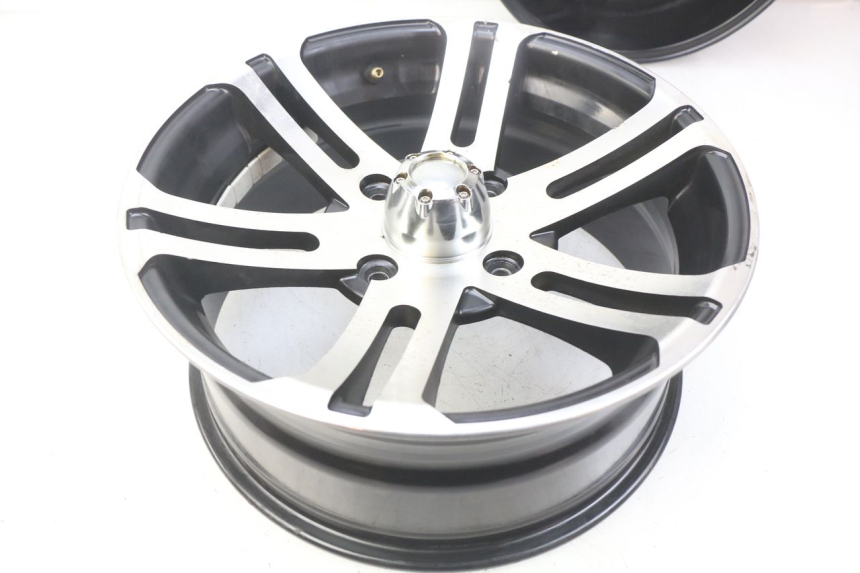 photo de SET VELG SPY RACING F3 350 (2015 - 2022) - Bevestigingspunten