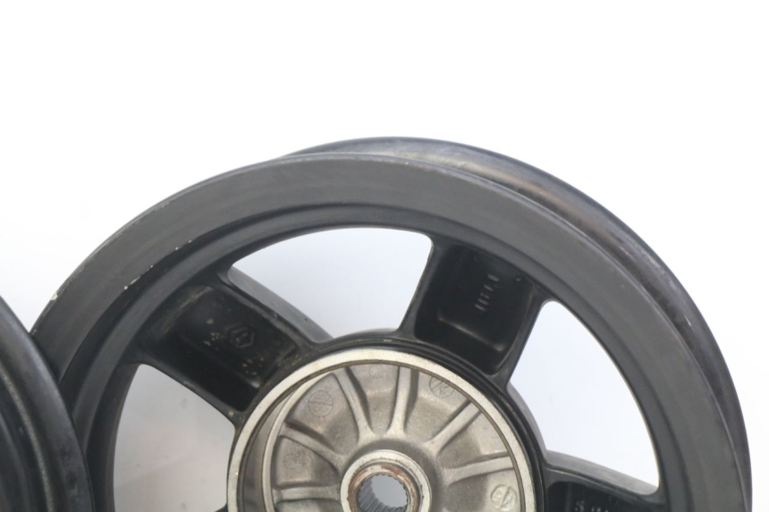 photo de SET VELG PIAGGIO ZIP 4T 50 (2018 - 2020) - Bevestigingspunten