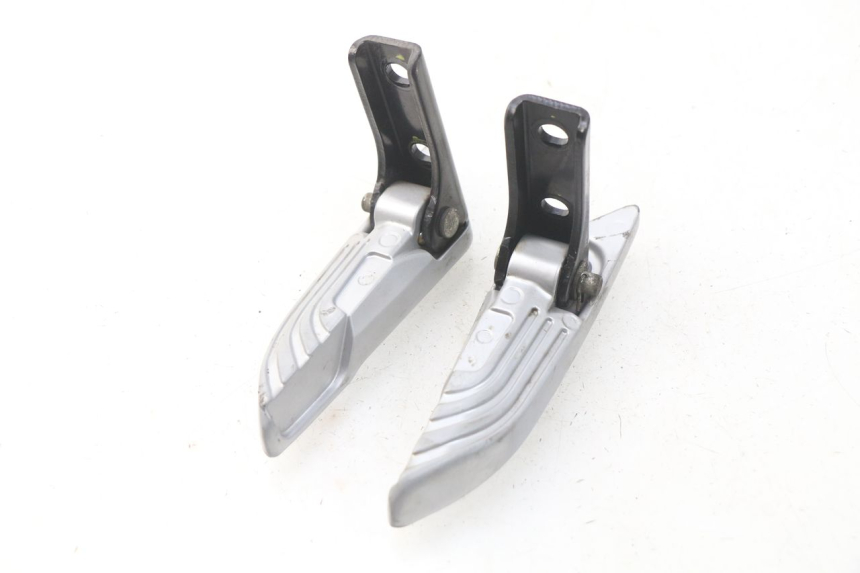 photo de SET ACHTERVOETSTEUNPLAATJES PAAR PIAGGIO LIBERTY IGET 4T 50 (2015 - 2020) - Andere kijkhoek