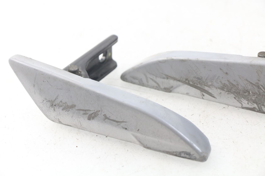 photo de SET ACHTERVOETSTEUNPLAATJES PAAR PIAGGIO LIBERTY IGET 4T 50 (2015 - 2020) - Technische close-up