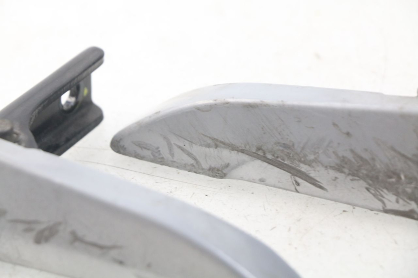 photo de SET ACHTERVOETSTEUNPLAATJES PAAR PIAGGIO LIBERTY IGET 4T 50 (2015 - 2020) - Overzicht