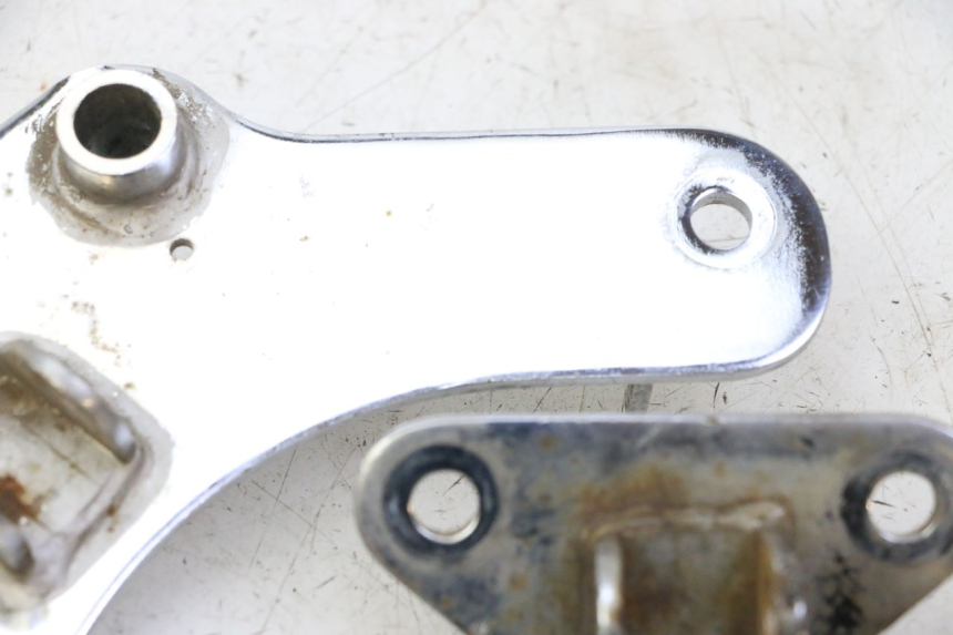 photo de SET VOETSTEUNPLAAT VOORZIJDE HYOSUNG GV AQUILA 125 (2000 - 2009) - Gecontroleerd onderdeel