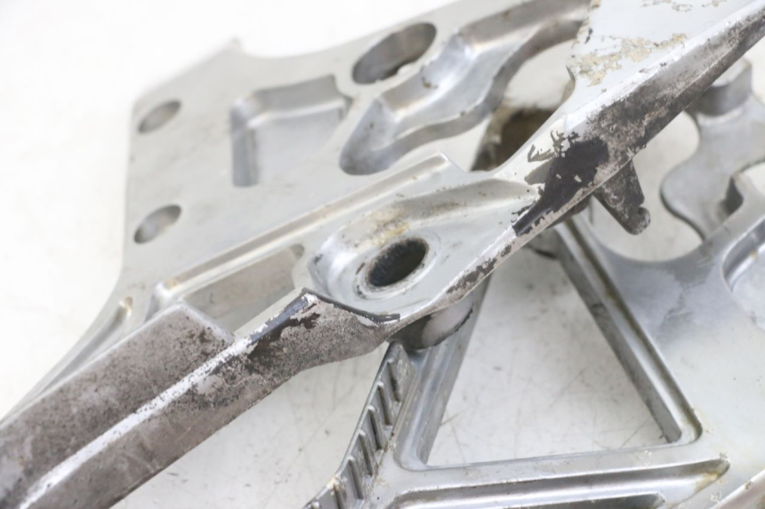 photo de SET VOETSTEUNPLAAT VOORZIJDE YAMAHA FJ 3CX 1200 (1986 - 1996) - Zoom op gebruiksstaat