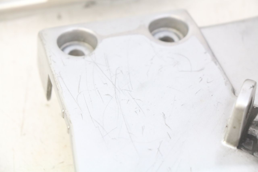 photo de SET VOETSTEUNPLAAT VOORZIJDE YAMAHA FJR ABS 1300 (2006 - 2012) - Staat van het oppervlak