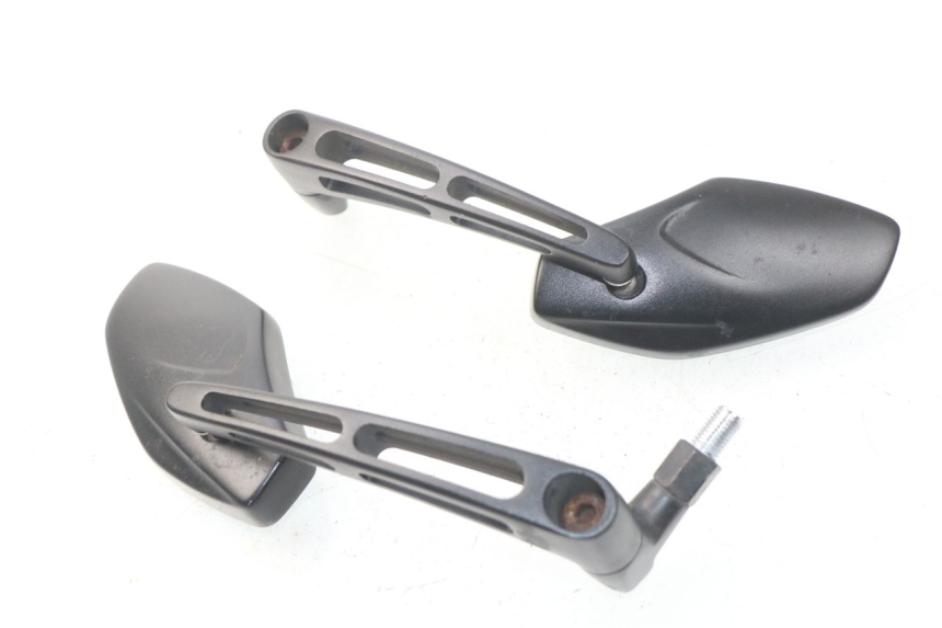 photo de SET SPIEGELS YAMAHA FZ8 800 (2010 - 2016) - Zoom op gebruiksstaat