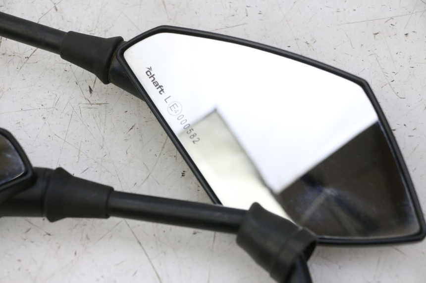 photo de SET SPIEGELS SUZUKI GS GSE 500 (2001 - 2003) - Zoom op componenten