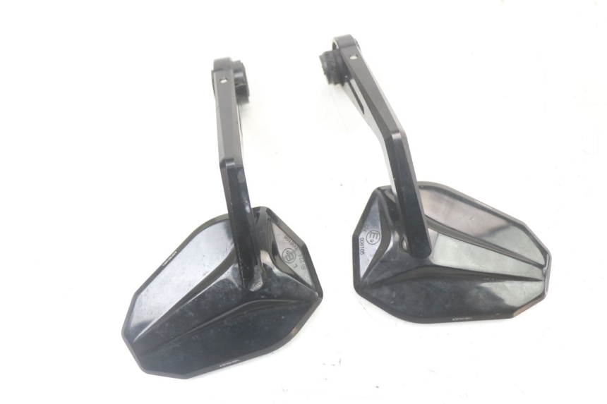 photo de SET SPIEGELS SUZUKI GSR 750 (2011 - 2017) - Detail van het onderdeel