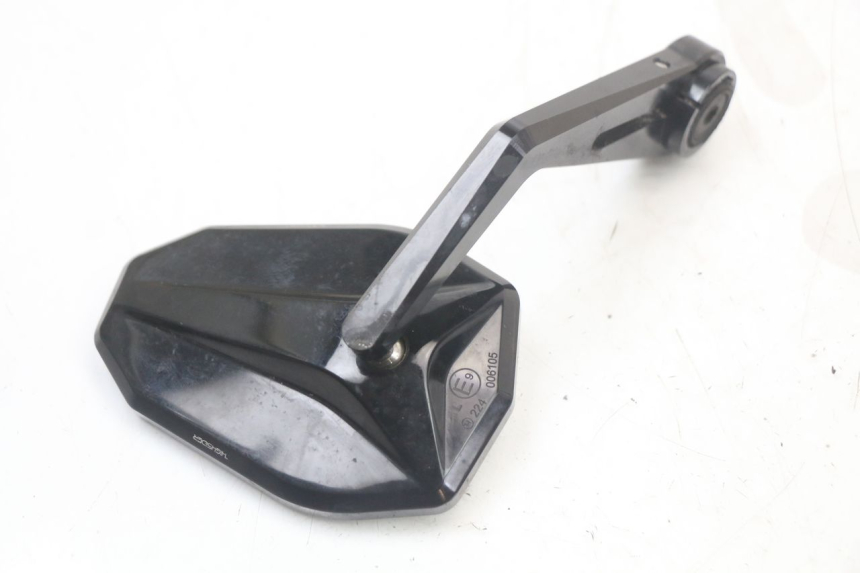 photo de SET SPIEGELS SUZUKI GSR 750 (2011 - 2017) - Kenmerkende details