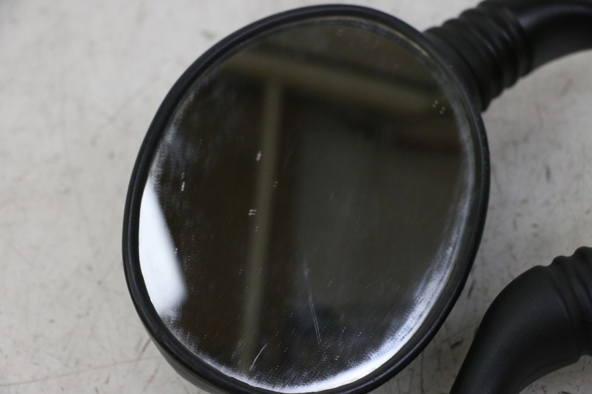 photo de SET SPIEGELS YAMAHA YP MAJESTY 125 (2007 - 2010) - Zoom op gebruiksstaat