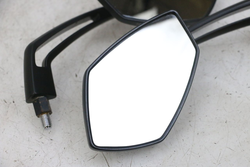 photo de SET SPIEGELS KAWASAKI ZR 7 750 (1999 - 2004) - Zoom op gebruiksstaat