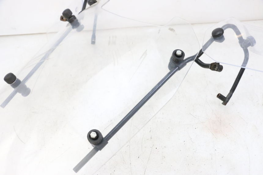 photo de WINDSCHERM PEUGEOT E-VIVACITY 1 (2012 - 2018) - Staat van het oppervlak