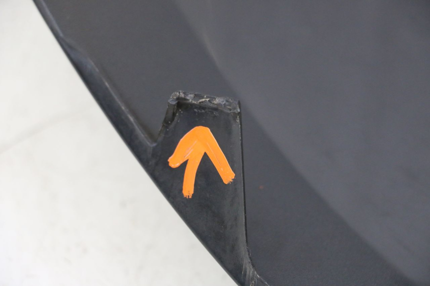 photo de WINDSCHERM PEUGEOT ELYSTAR 50 (2002 - 2014) - Focus op structuur