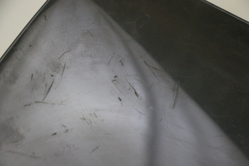 photo de WINDSCHERM PEUGEOT ELYSTAR 50 (2002 - 2014) - Zoom op gebruiksstaat