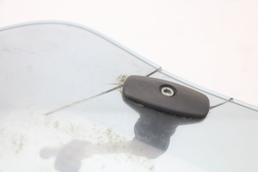 photo de WINDSCHERM SUZUKI GN 125 (1997 - 2000) - Zoom op gebruiksstaat