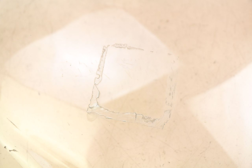 photo de WINDSCHERM PEUGEOT SATELIS 125 (2010 - 2012) - Bevestigingspunten