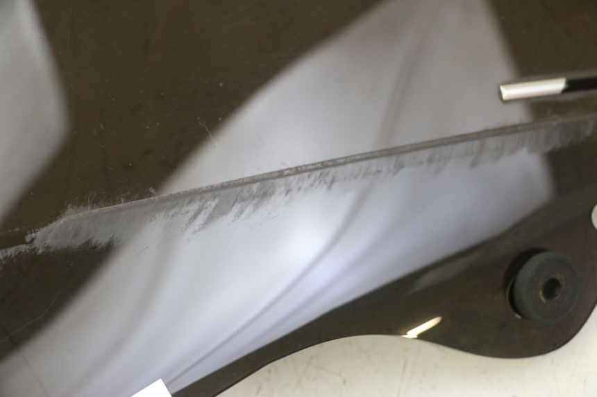 photo de WINDSCHERM PEUGEOT SATELIS 125 (2013 - 2018) - Detailaanzicht