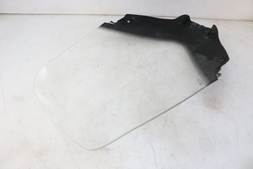 photo de WINDSCHERM PEUGEOT SATELIS 125 (2010 - 2012) - Detail van het onderdeel