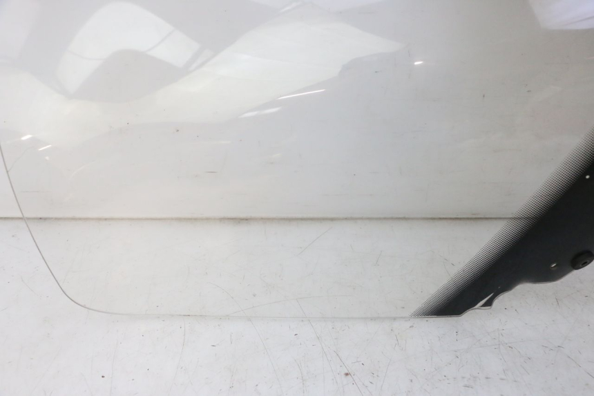 photo de WINDSCHERM PEUGEOT SATELIS 125 (2010 - 2012) - Zoom op componenten