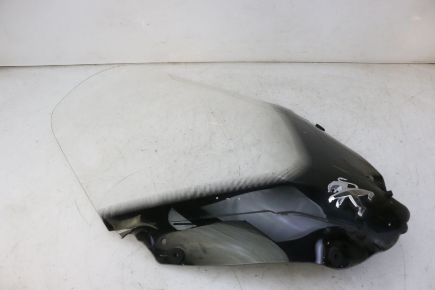 photo de WINDSCHERM PEUGEOT SATELIS 125 (2010 - 2012) - Bevestigingspunten