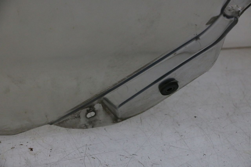 photo de WINDSCHERM PEUGEOT SATELIS 125 (2006 - 2009) - Kenmerkende details