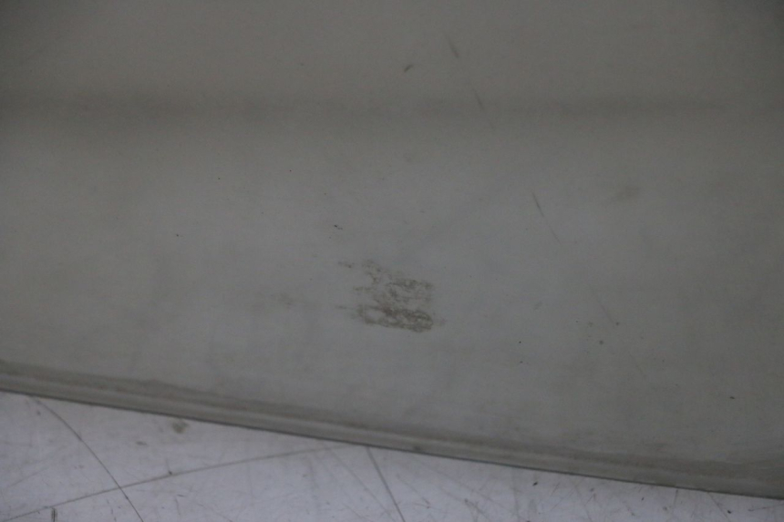 photo de WINDSCHERM PEUGEOT SATELIS 125 (2006 - 2009) - Zoom op componenten