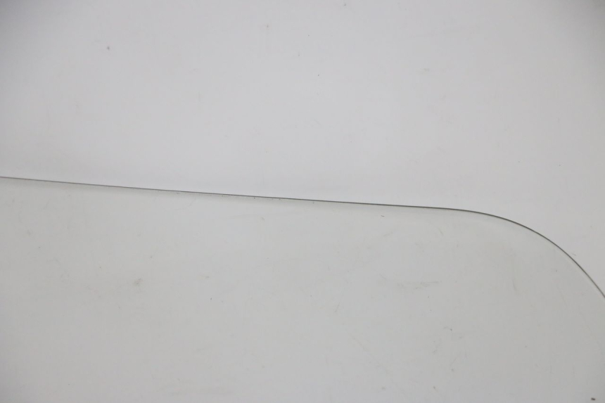 photo de WINDSCHERM SUZUKI BURGMAN 125 (2018 - 2021) - Zoom op componenten