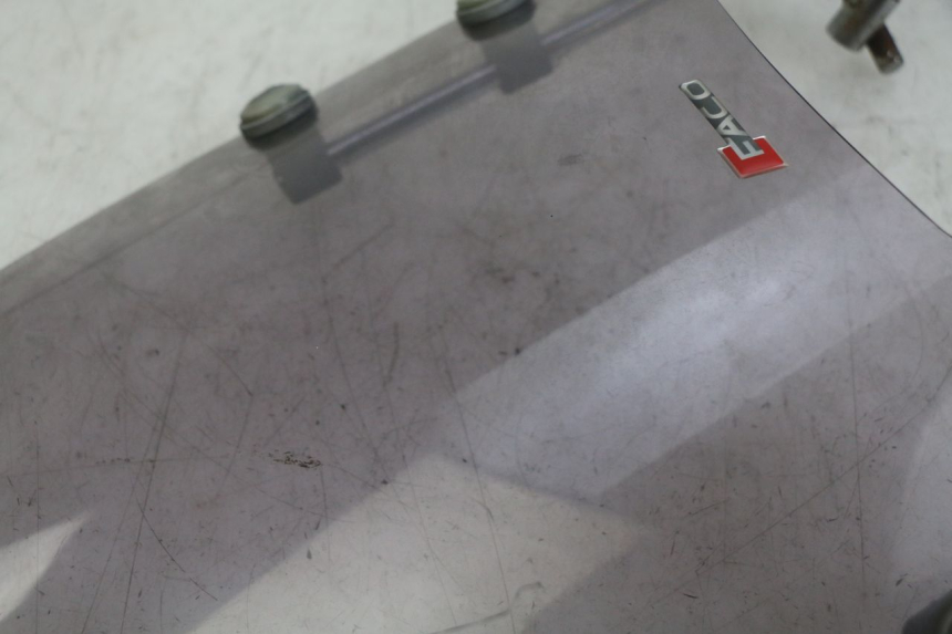 photo de WINDSCHERM PIAGGIO VESPA SPRINT 2T 50 (2014 - 2018) - Gecontroleerd onderdeel