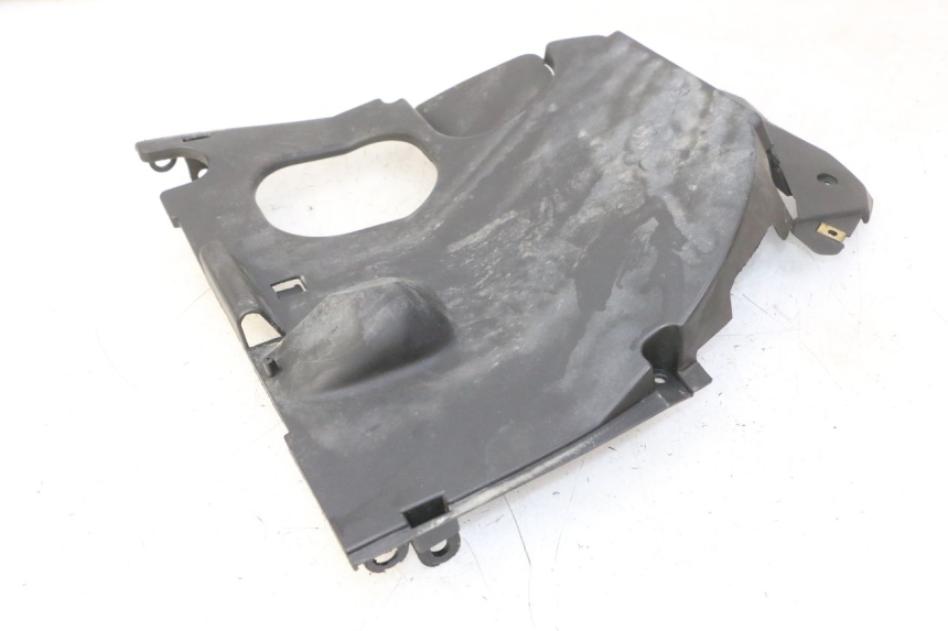 photo de ACHTERWIELBEUGEL KYMCO AGILITY NAKED RENOUVO 2T 50 (2011 - 2018) - Technische close-up