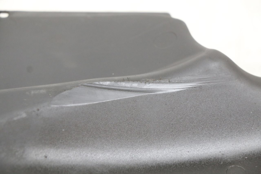 photo de ACHTERWIELBEUGEL APRILIA SCARABEO LIGHT 125 (2007 - 2011) - Detail van het onderdeel