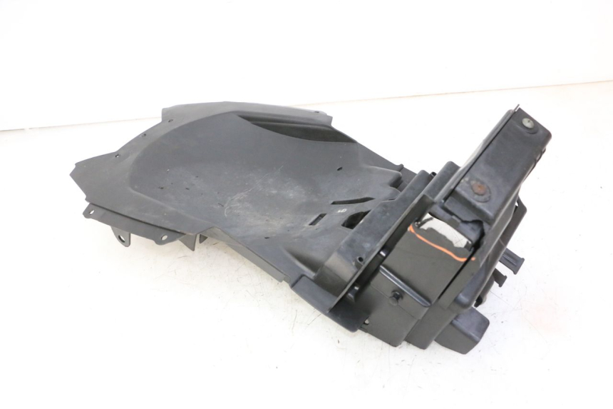 photo de ACHTERWIELBEUGEL SUZUKI SV S 650 (2003 - 2009) - Detail van het onderdeel