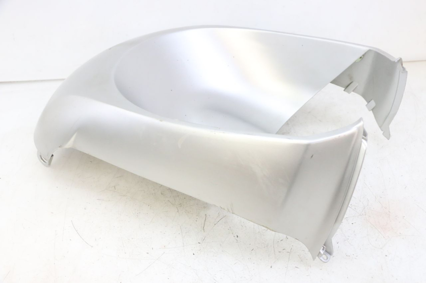 photo de VOORWIELBEHUIZING PEUGEOT KISBEE 2T 50 (2018 - 2022) - Focus op structuur