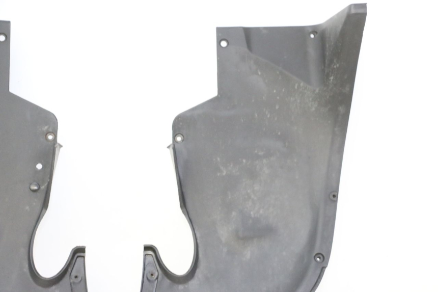 photo de VOORWIELBEHUIZING PIAGGIO MP3 RL 250 (2006 - 2010) - Bevestigingspunten