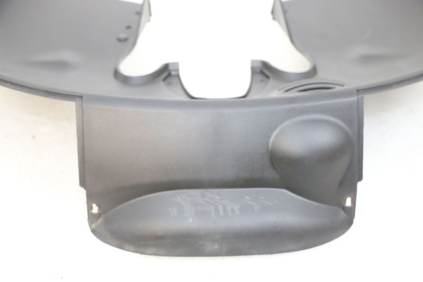 photo de VOORWIELBEHUIZING PIAGGIO MP3 RL 250 (2006 - 2010) - Bevestigingspunten