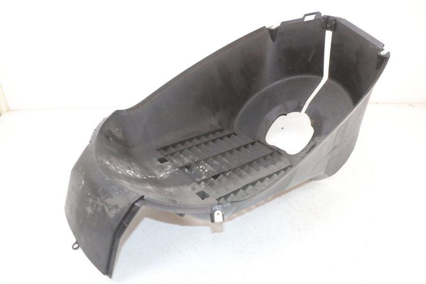 photo de VOORWIELBEUGEL PEUGEOT SATELIS 125 (2010 - 2012) - Bevestigingspunten