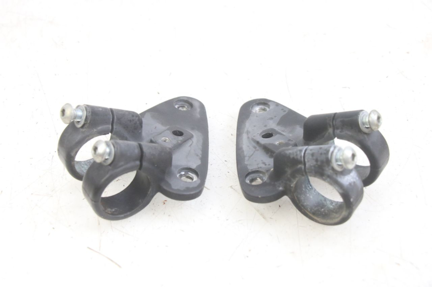 photo de KOPLAMPBEUGEL GILERA DNA 50 (2000 - 2007) - Hoofdaanzicht