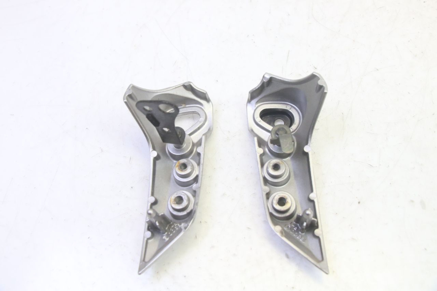 photo de KOPLAMPBEUGEL YAMAHA FZ6 N FAZER 600 (2004 - 2006) - Andere kijkhoek