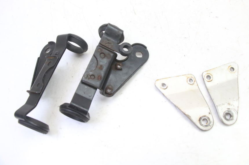 photo de KOPLAMPBEUGEL SUZUKI GS GSE 500 (2001 - 2003) - Detail van het onderdeel