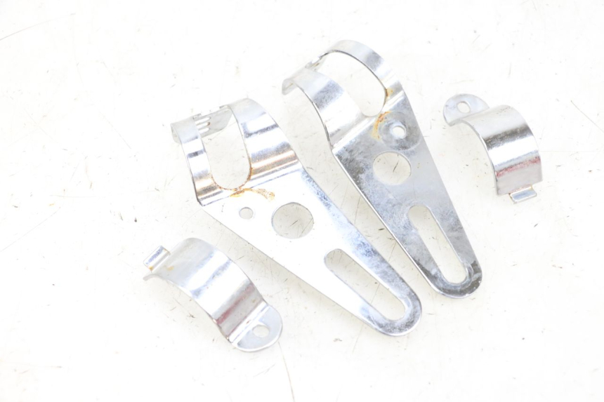 photo de KOPLAMPBEUGEL SUZUKI GSF N BANDIT 600 (1996 - 1999) - Detail van het onderdeel