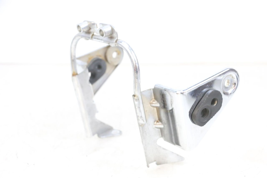 photo de KOPLAMPBEUGEL KAWASAKI ZR 7 750 (1999 - 2004) - Detail van het onderdeel