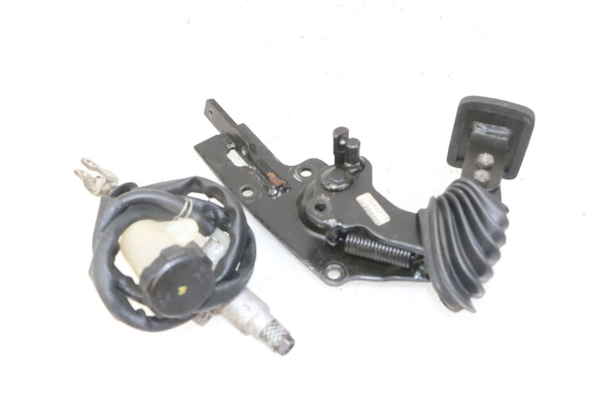 photo de REMMENPAEDAAL PIAGGIO IE MP3 YOURBAN 300 (2011 - 2016) - Detail van het onderdeel