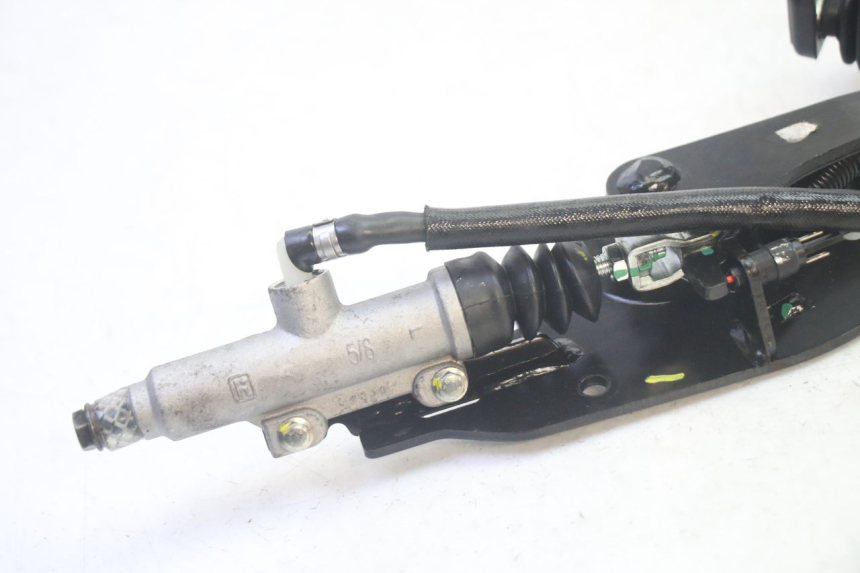 photo de REMMENPAEDAAL PIAGGIO MP3 HPE 350 (2018 - 2020) - Detail van het onderdeel