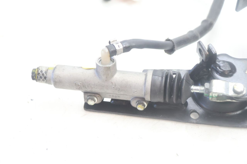 photo de REMMENPAEDAAL PIAGGIO MP3 500 (2016 - 2018) - Detail van het onderdeel