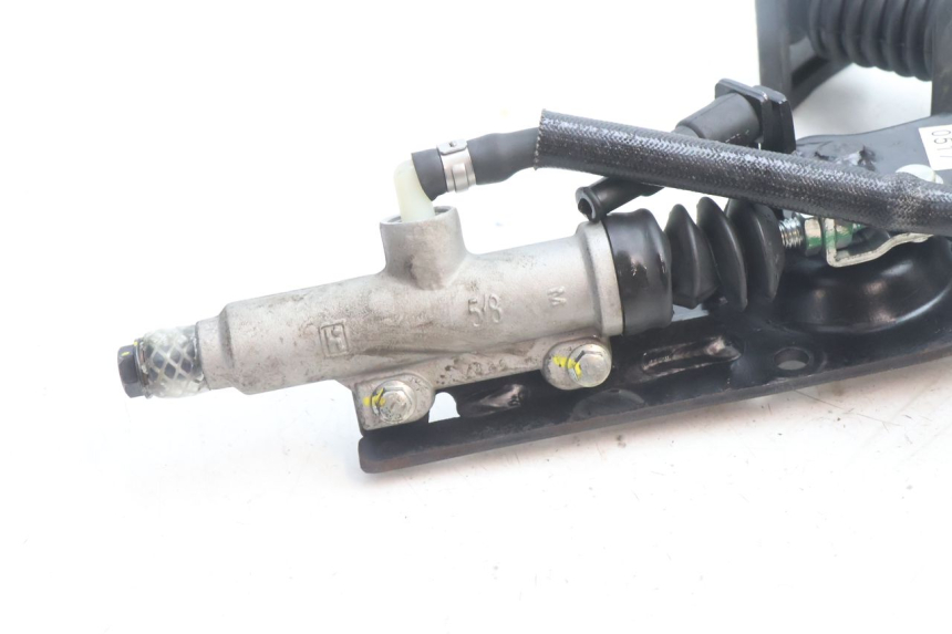 photo de REMMENPAEDAAL PIAGGIO MP3 500 (2016 - 2018) - Detail van het onderdeel