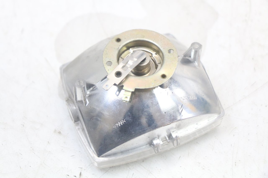 photo de VOORKOPLAMP PEUGEOT 103 VOGUE VS2 50 (2004 - 2017) - Bevestigingspunten